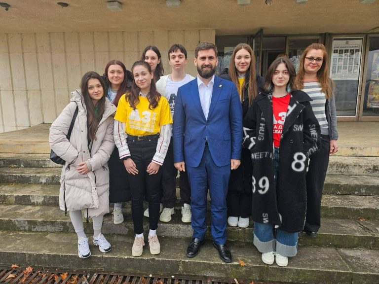 Регионалната среща за младши посланици на ЕП в град Враца